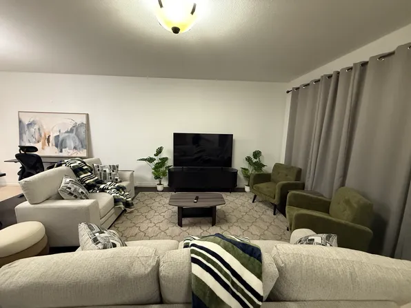 110 105th St W, Saskatoon, SK S7N 1N1