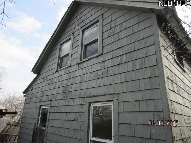 1st image of 3004 Victor Ave