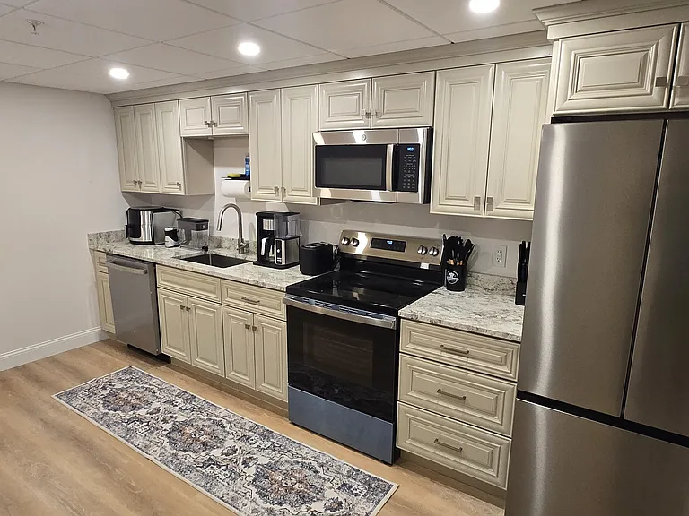 36 Acorn Ln — Photo 2