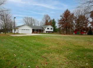6727 N Five Corners Rd, Lena, IL 61048