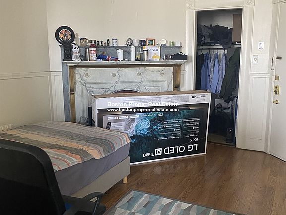 27 Bay State Rd. #4R Boston - Kenmore Unit Photo 5 (1)