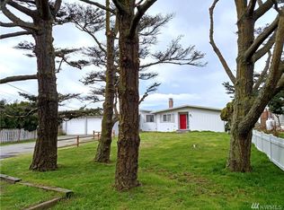 1909 W Beach Rd, Oak Harbor, WA 98277