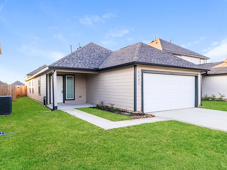 2425 Carp Dr — Photo 3
