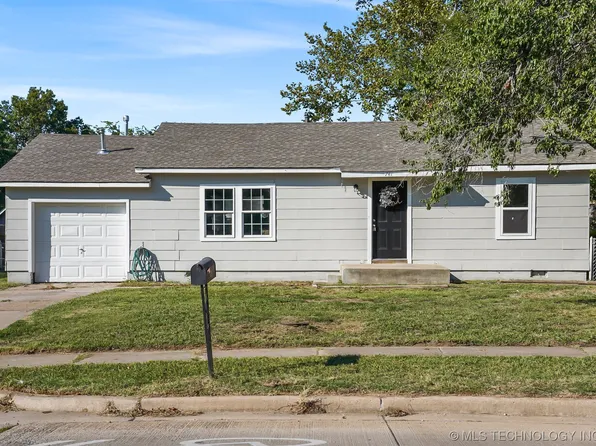 741 SE 9th St, Pryor, OK 74361