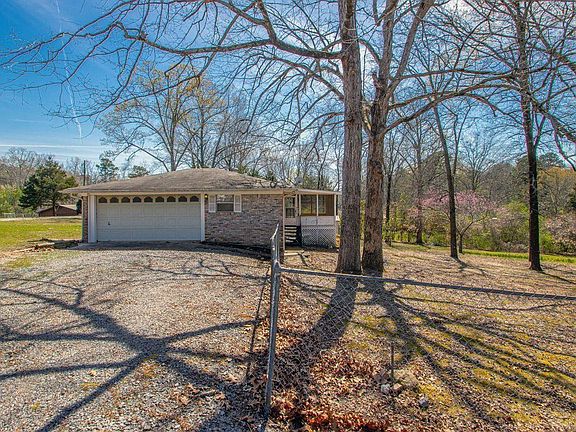 4th image of 15602 Oakcrest Ln