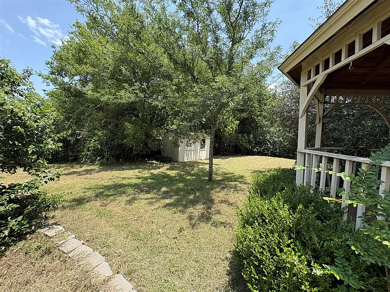 1404 Cedar Park Dr — Photo 32