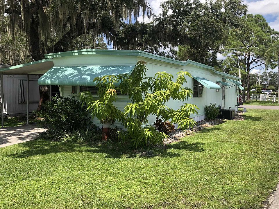 2nd image of 2 Oak Dr