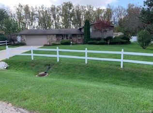5240 Arnold Dr, Burton, MI 48509