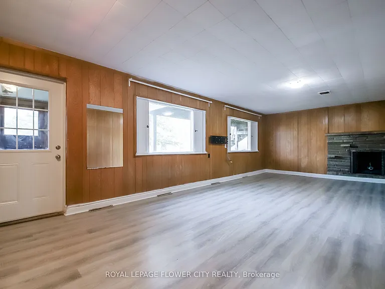 7555 Old Church Rd — Photo 27