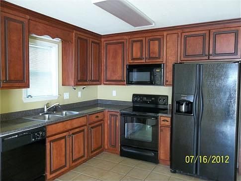 4th image of 1809 Hazel Dr