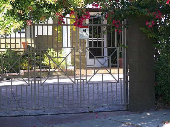2nd image of 3118 Altadena Ave