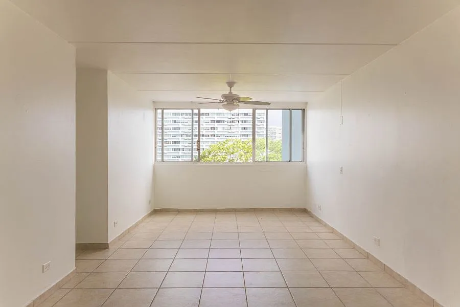 3 bed, 1.0 bath, 1120 sqft, $1,250 — Photo 2