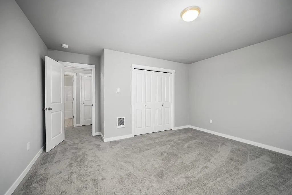 352 NE Evergreen Ct, Unit #16 — Photo 4