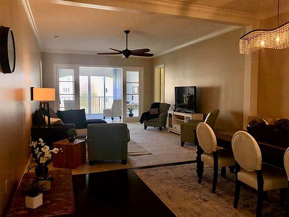 5th image of 19 Harbour Isle Dr W Unit 301