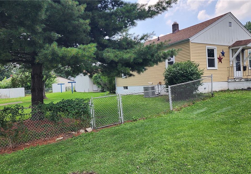 2nd image of 2409 E Main St
