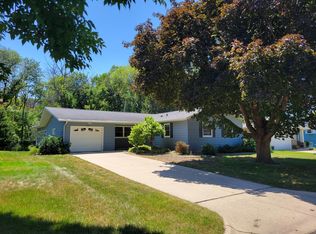 329 13th St NE, Owatonna, MN 55060