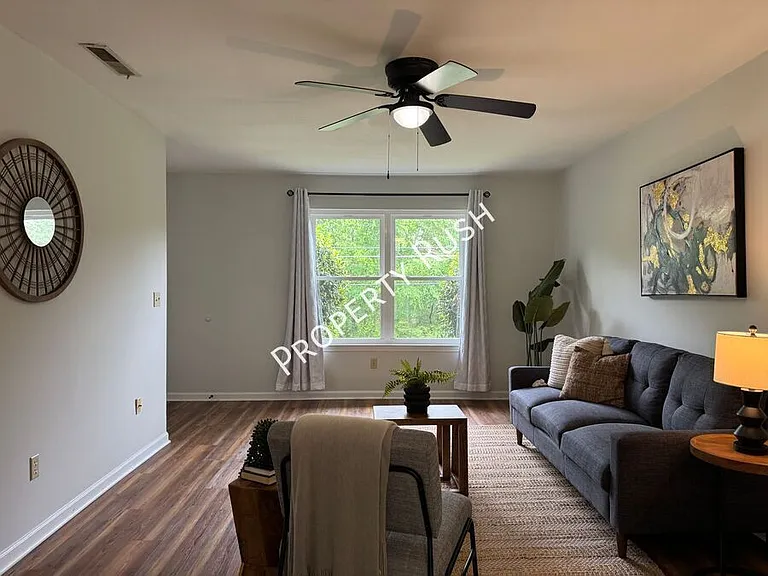 8740 Millard Lee Ln #8740 — Photo 2
