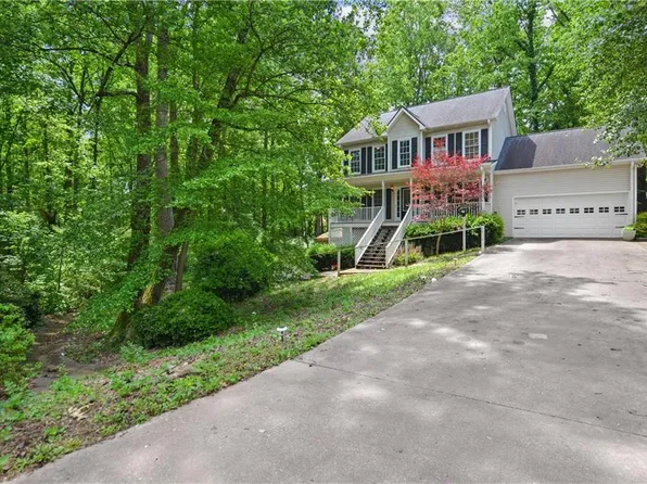 240 Camden Woods Dr, Dallas, GA 30157