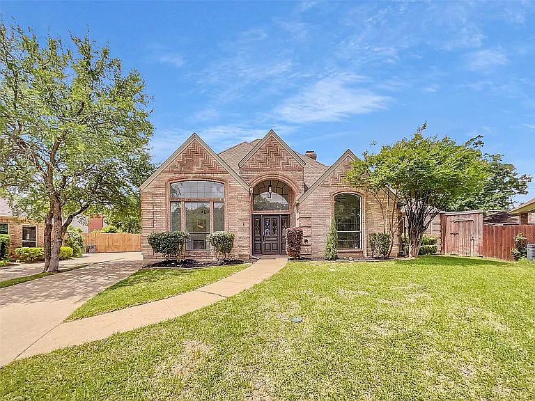 1st image of 2403 Ox Bow Ct