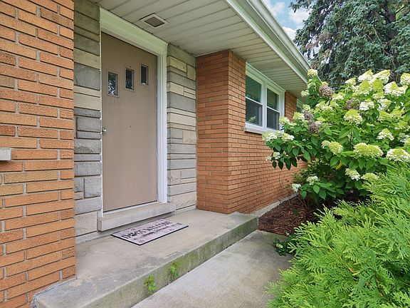 4th image of 23W285 Armitage Ave
