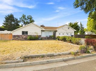 2302 Cherry St, Caldwell, ID 83605