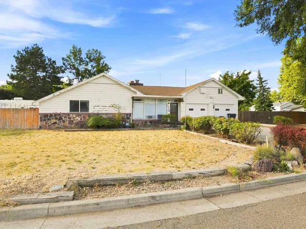 2302 Cherry St, Caldwell, ID 83605