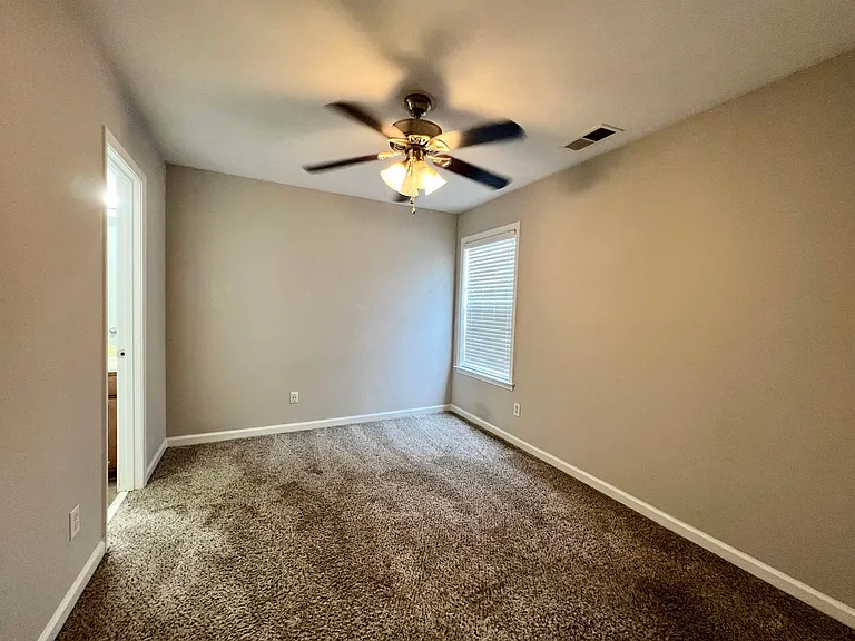 154 Island Bluff Dr — Photo 18