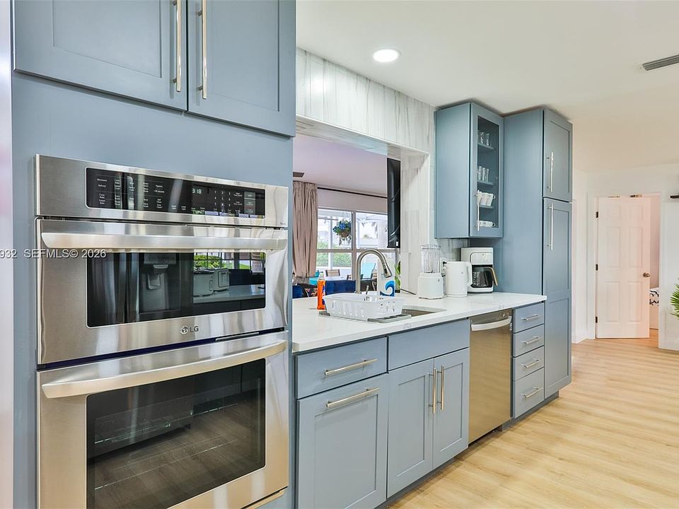 1st image of 450 Bayshore Dr