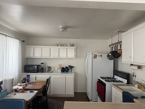 4th image of 16685 1/2 S Pacific Ave