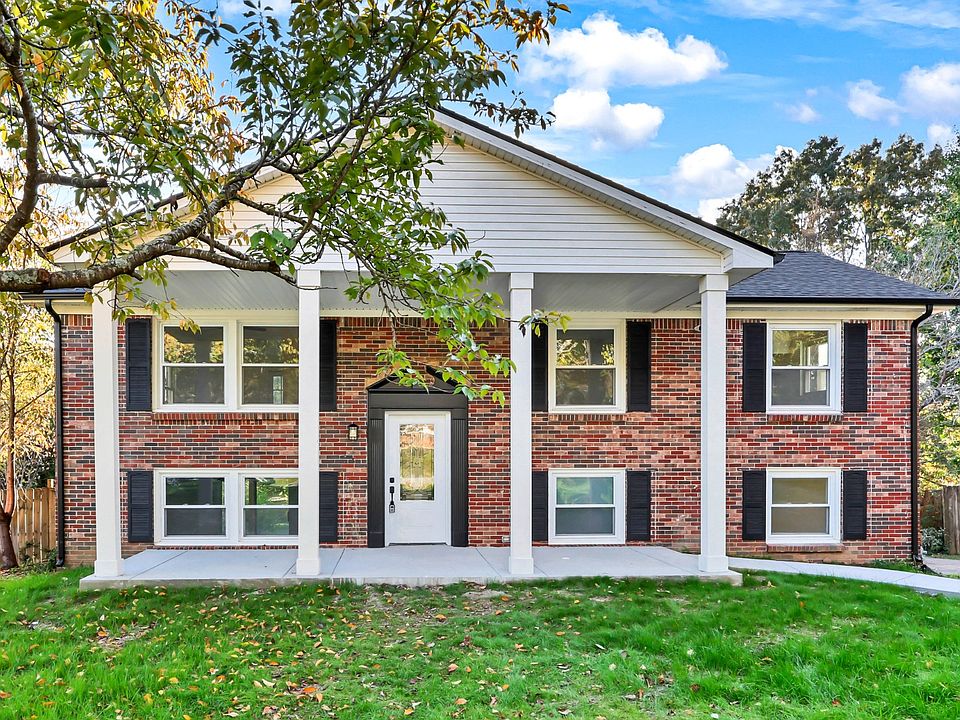 1st image of 206 Kings Deer Dr