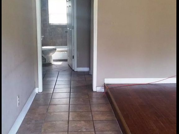 4th image of 5016 Chandler St