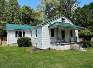 4226 Snow Hill Rd, Quinwood, WV 25981