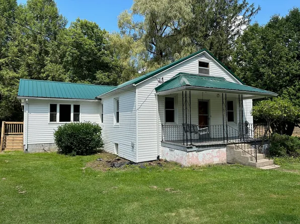 4226 Snow Hill Rd, Quinwood, WV 25981