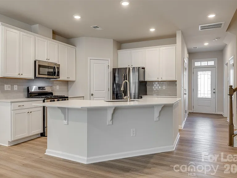 807 Gable Oak Ln — Photo 5