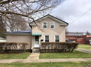 38 Linwood Ave, Warsaw, NY 14569