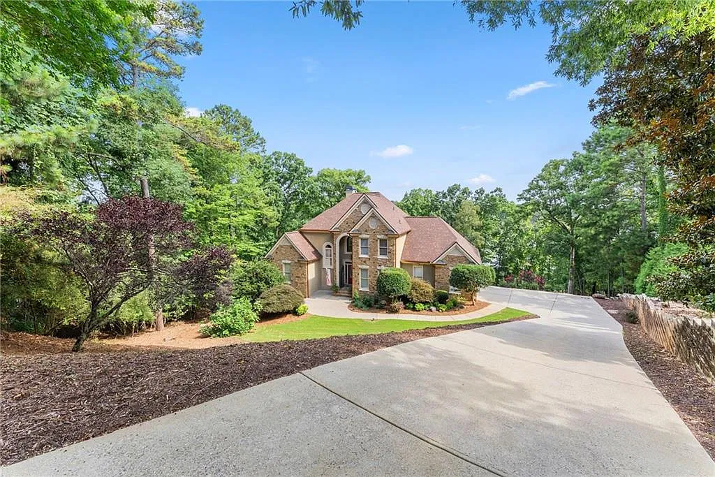 5 bed, 6.0 bath, 5180 sqft, $5,900 — Photo 4