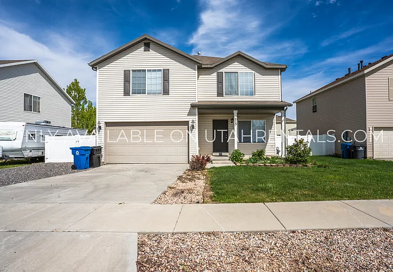 215 S 1050 W — Photo 2