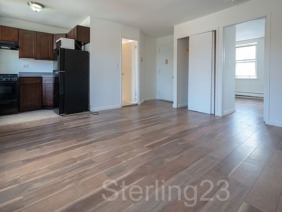 4th image of 27-02 Astoria Blvd #3B