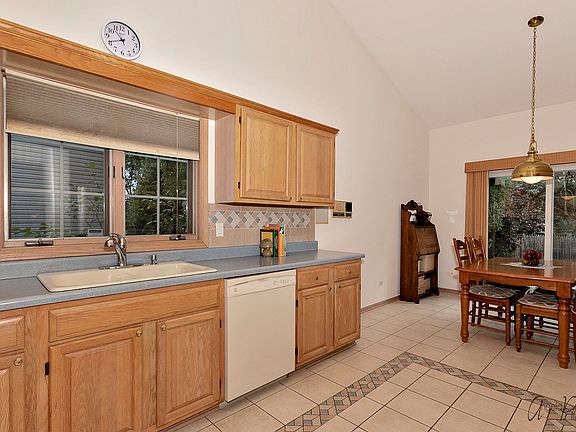 4th image of 336 Dunleer Dr