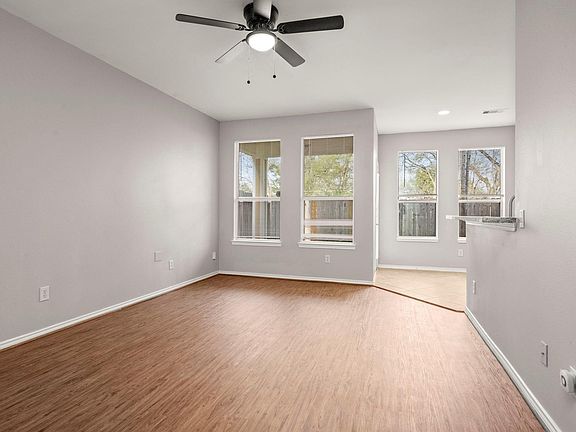 5th image of 16546 Pentonshire Ln
