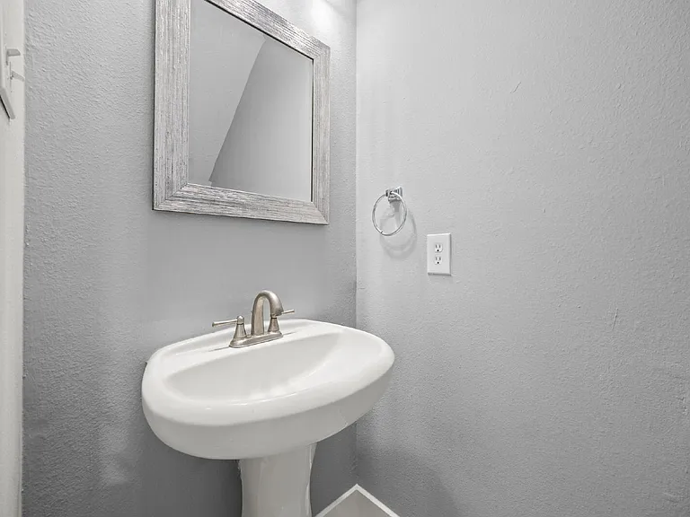 4500 Upland Circle Dr — Photo 28