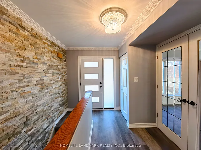 2673 Constable Rd — Photo 3