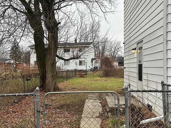 2nd image of 31607 Antrim Ct #31607