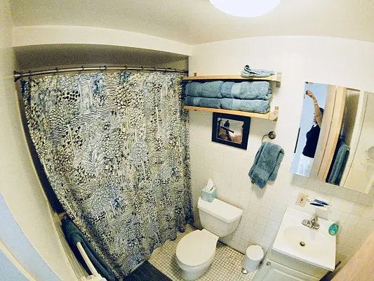 Rented by Avenues Real Estate | media 8