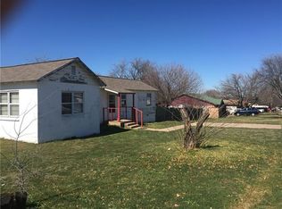 8300 Downe Dr, White Settlement, TX 76108