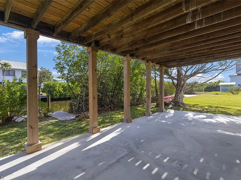 1284 Rainbow Ct — Photo 16
