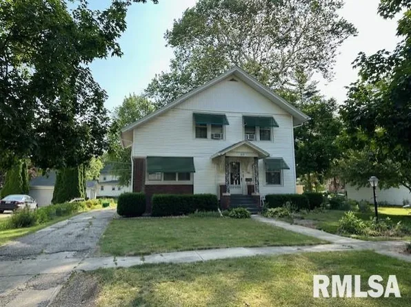 215 S Division St, Stronghurst, IL 61480