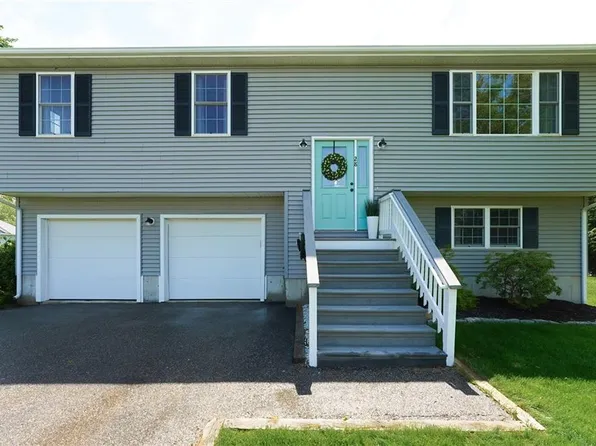28 Willow Ct, Portsmouth, RI 02871