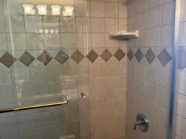 410 Rainer Rd — Photo 10