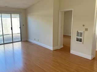 1753 Anaheim Ave #10, Costa Mesa, CA 92627